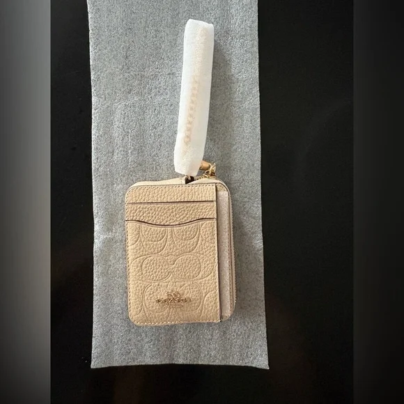 Coach Zip Card Case - Picture 1 of 4